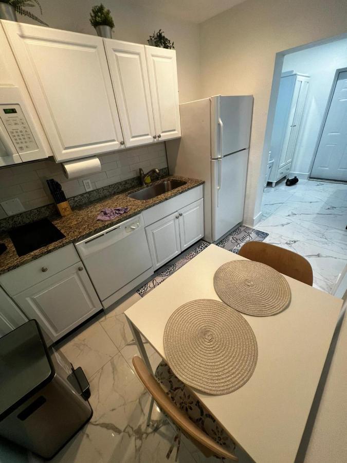Sandy Shore *5 Min To Beach* * Fort Lauderdale