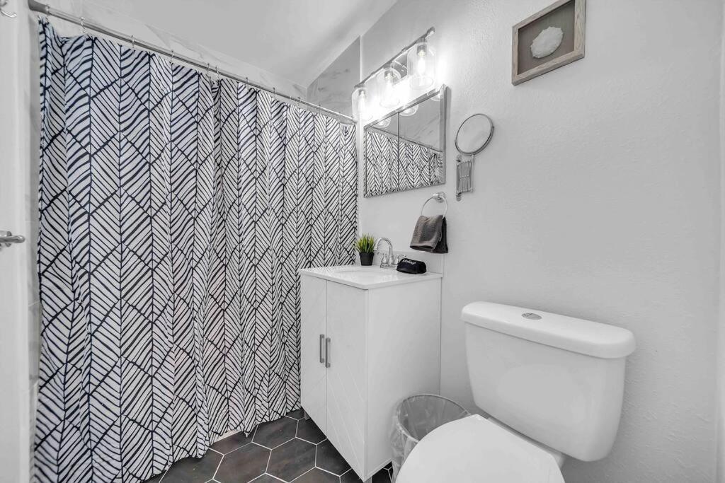 Sweet Escape 5 Br/2ba Min From Airport And