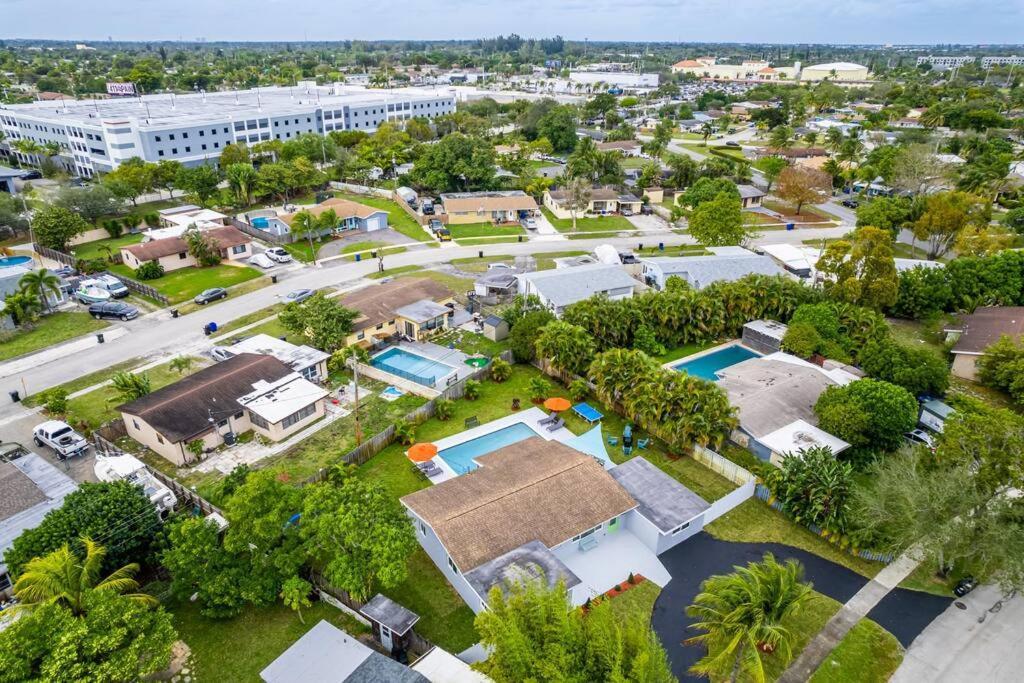 Spacious 5 Bedrooms With Large Pool, 12 Minutes To The Ocean * Fort Lauderdale