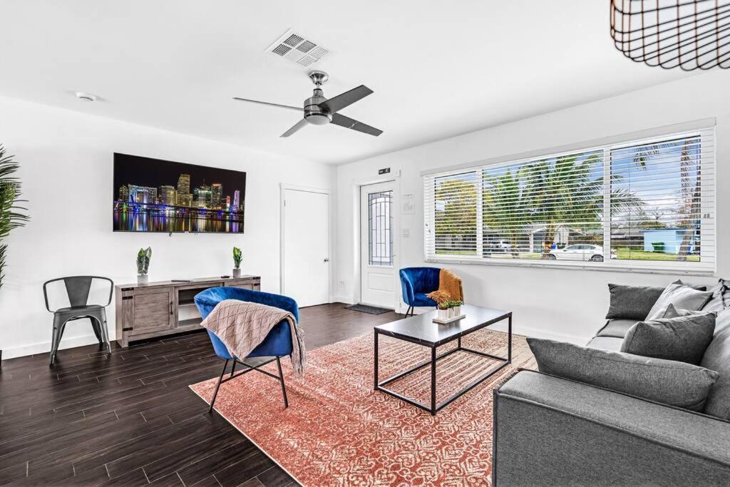 Spacious 5 Bedrooms With Large Pool, 12 Minutes To The Ocean * Fort Lauderdale