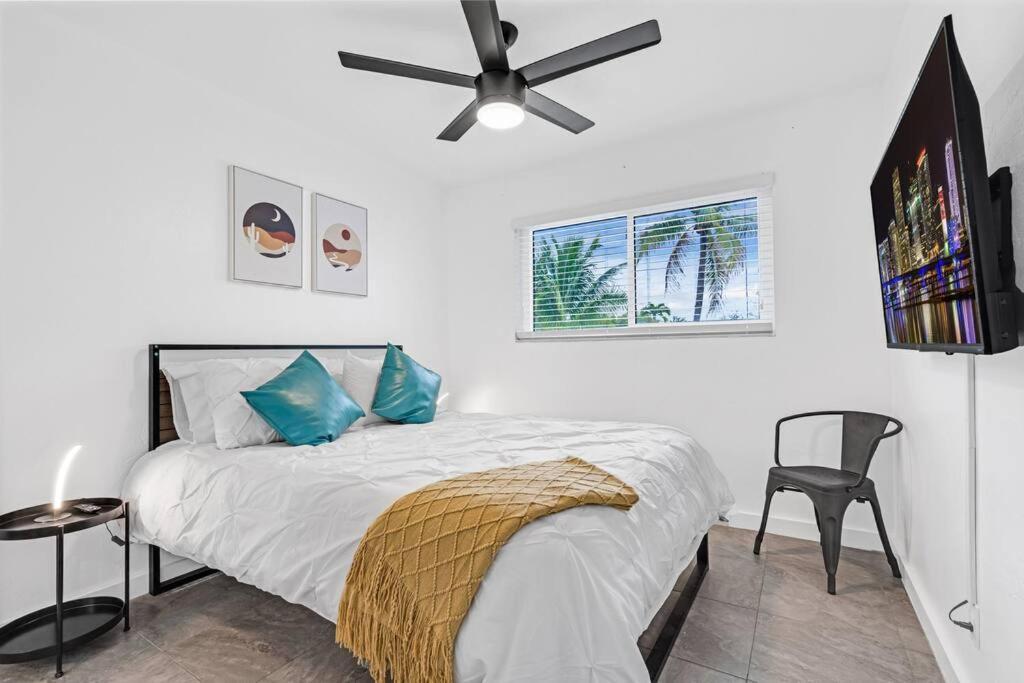 Spacious 5 Bedrooms With Large Pool, 12 Minutes To The Ocean *