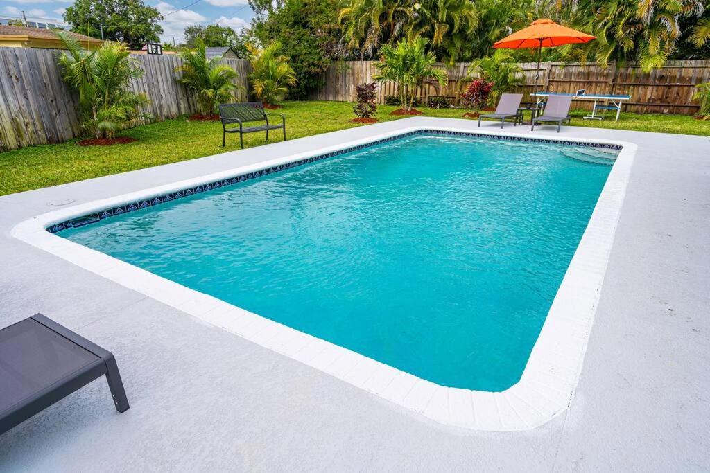 Spacious 5 Bedrooms With Large Pool, 12 Minutes To The Ocean * Fort Lauderdale