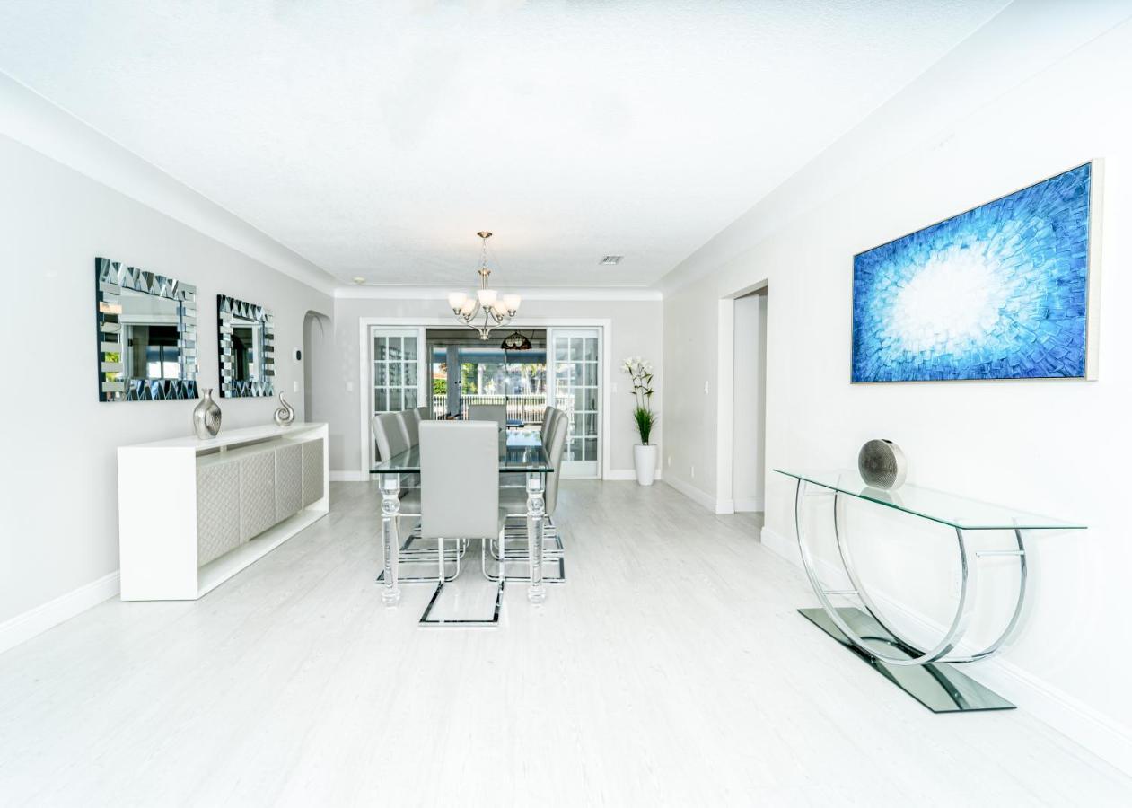 Waterfront Heated Pool Walk To Fort Lauderdale