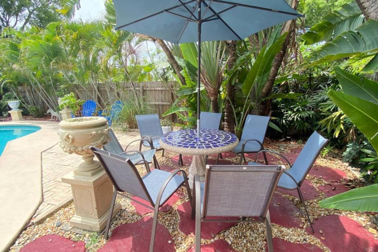 Great Location Pool W Pool Table 5br Holiday home
