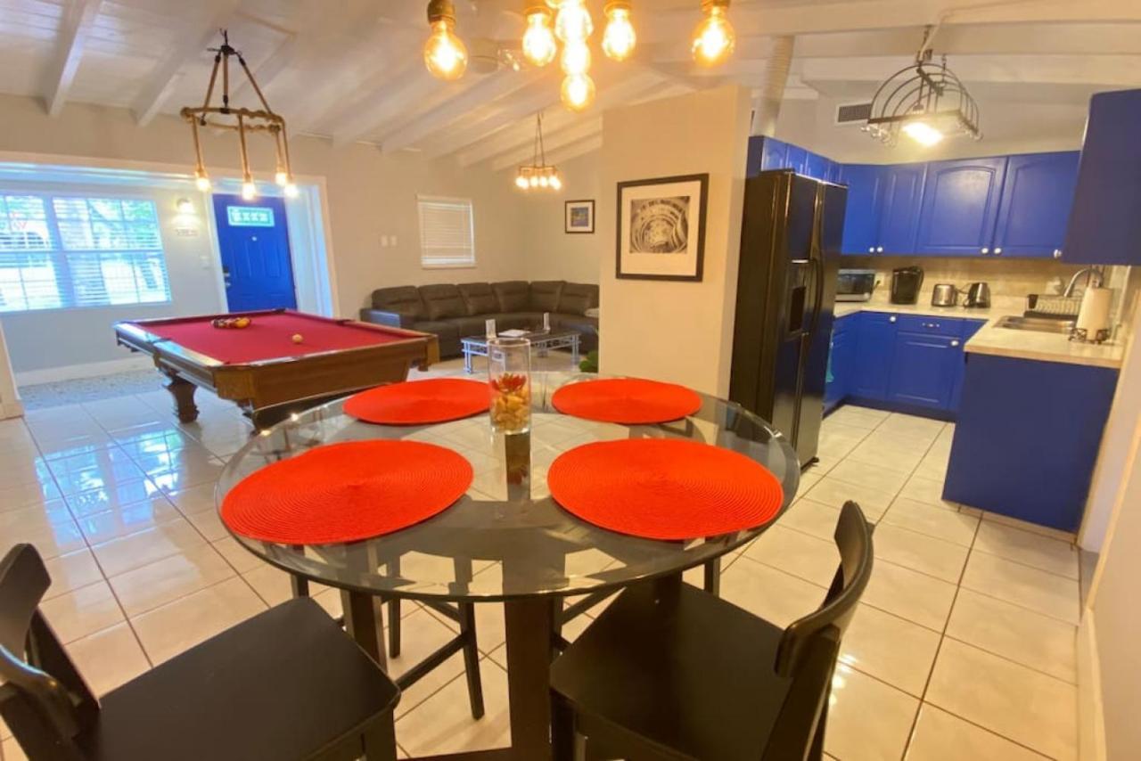 Great Location Pool W Pool Table 5br Holiday home