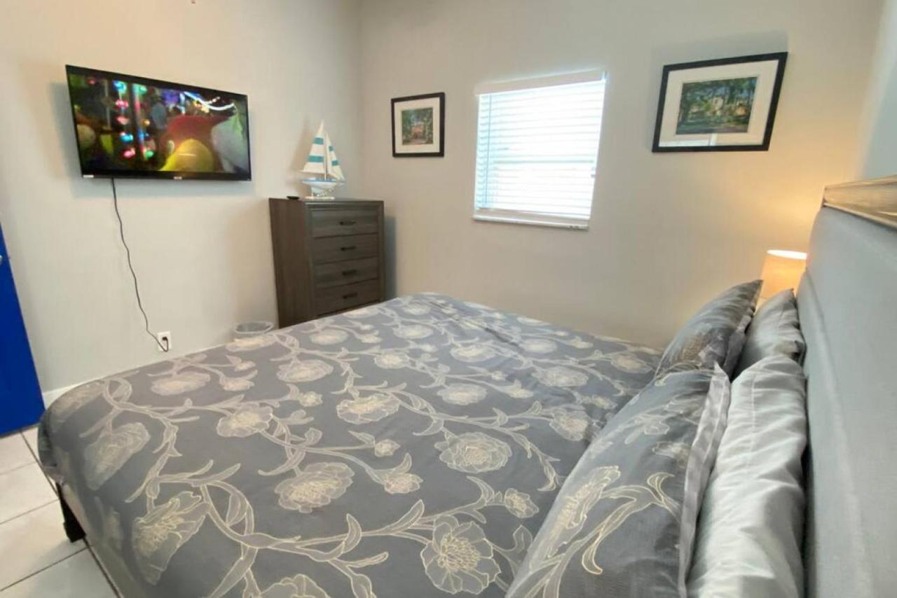 Holiday home Great Location Pool W Pool Table 5br *