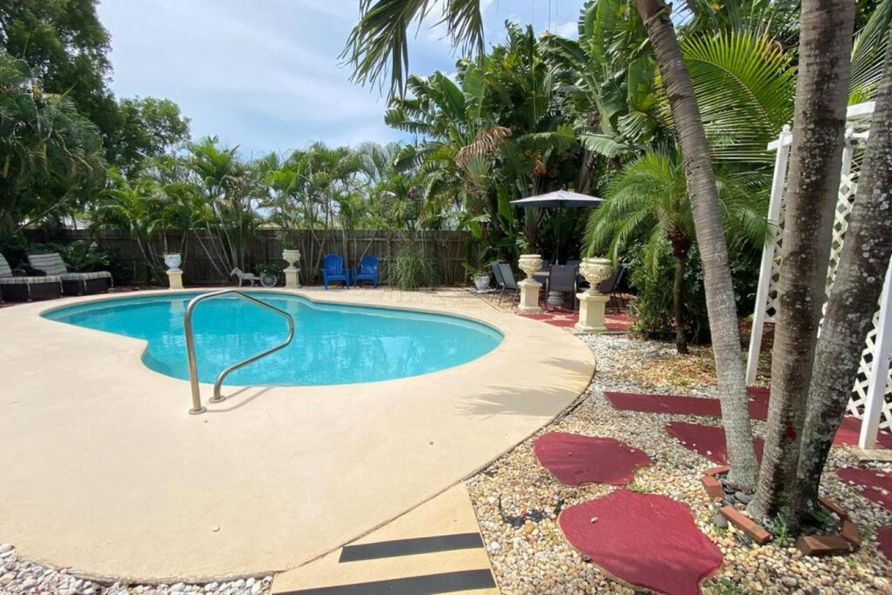 Holiday home Great Location Pool W Pool Table 5br *