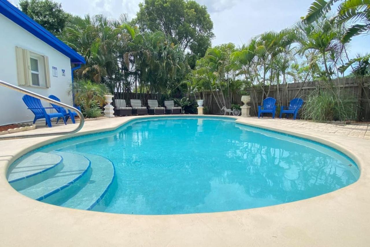 Great Location Pool W Pool Table 5br Holiday home