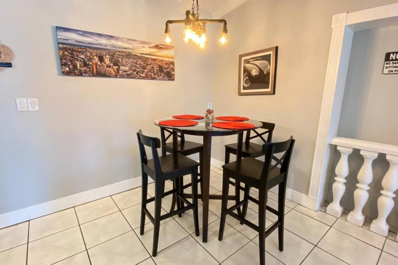 Holiday home Great Location Pool W Pool Table 5br *