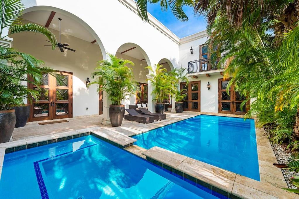 Holiday home In Lauderdale With Gym Pool Jacuzzi Sleeps 12 Guest