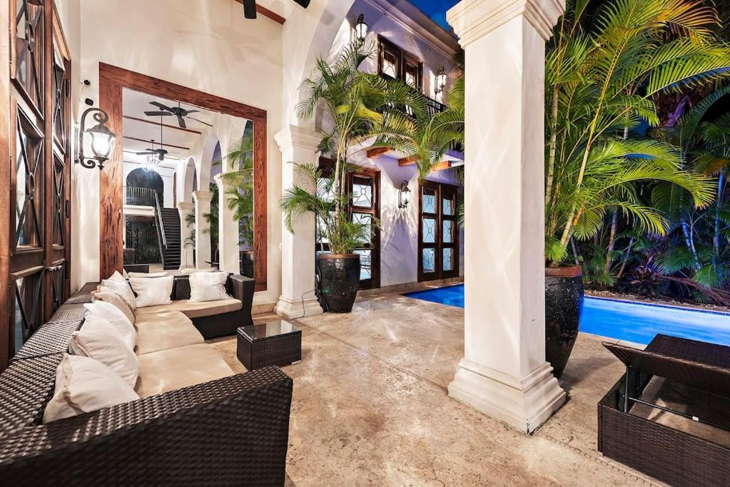 In Lauderdale With Gym Pool Jacuzzi Sleeps 12 Guest *