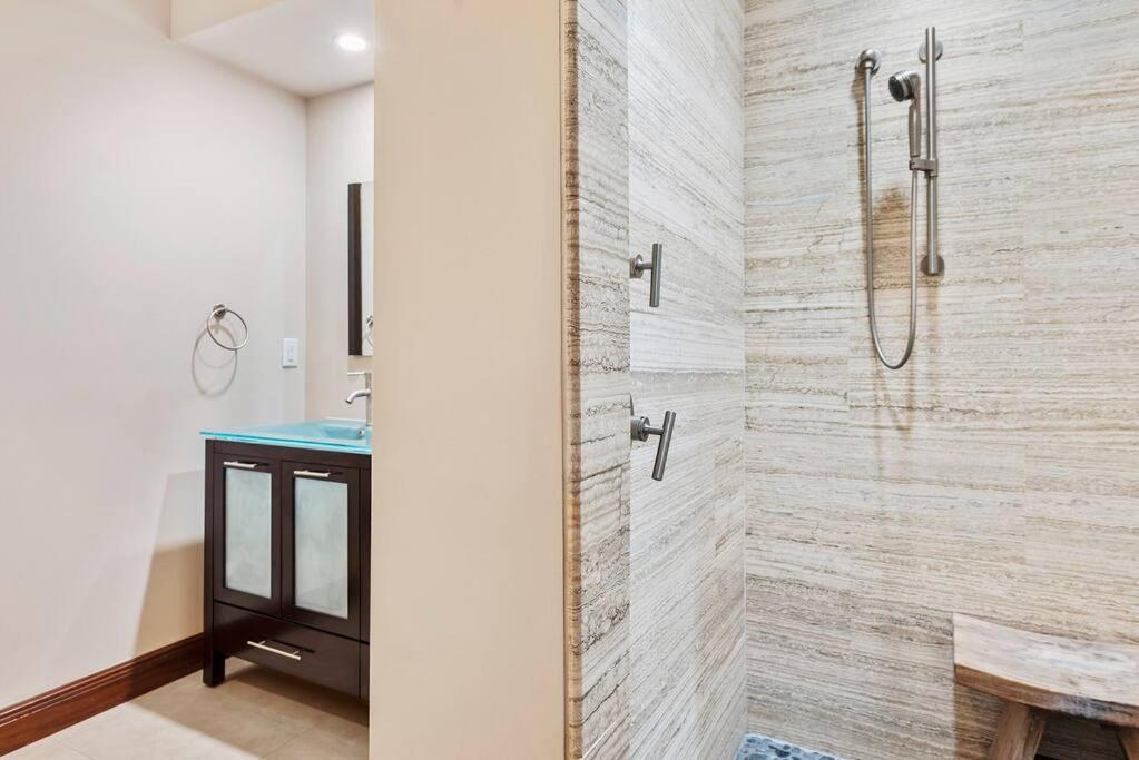 In Lauderdale With Gym Pool Jacuzzi Sleeps 12 Guest Holiday home Fort Lauderdale