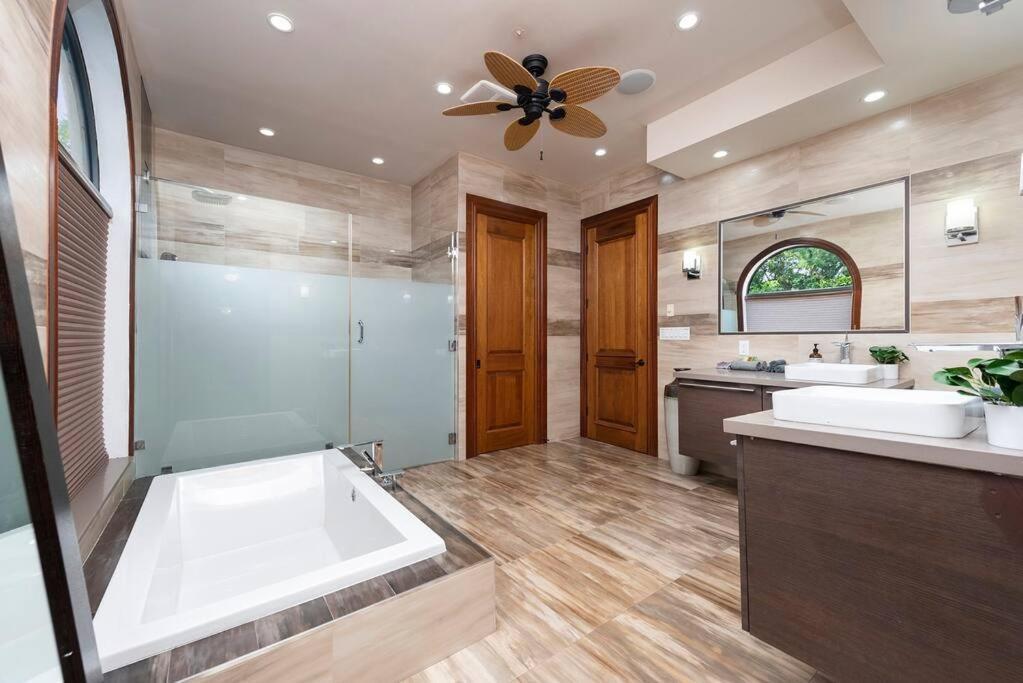 Holiday home In Lauderdale With Gym Pool Jacuzzi Sleeps 12 Guest Fort Lauderdale