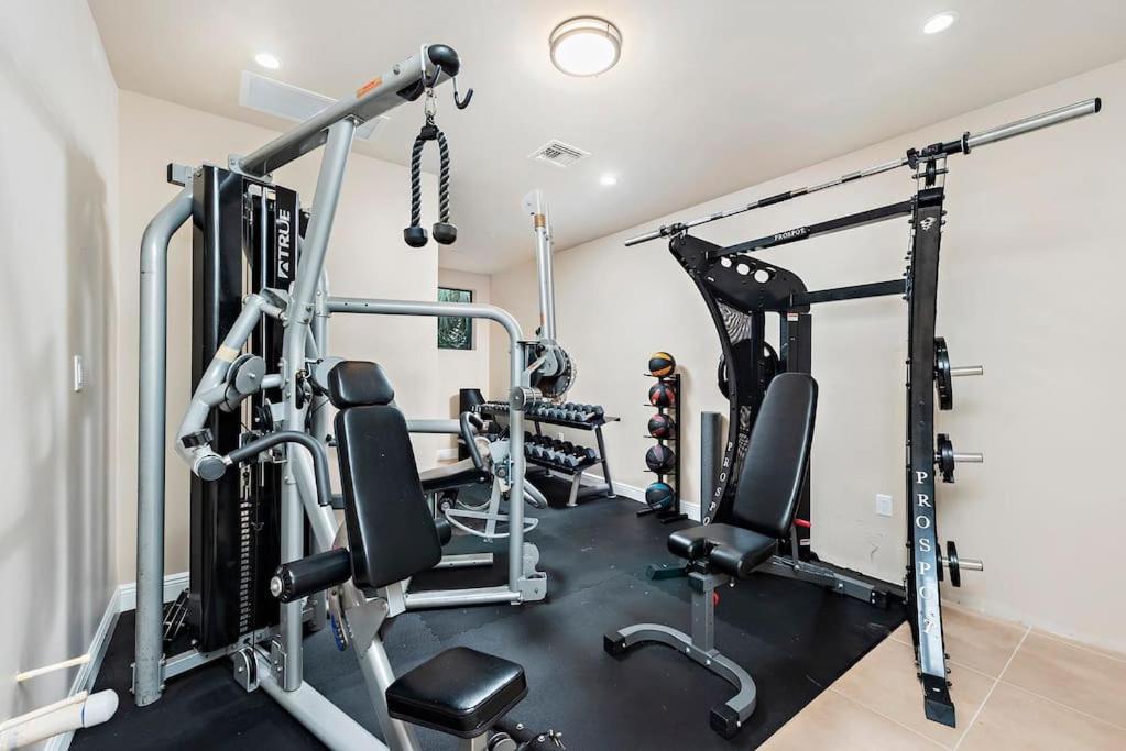 In Lauderdale With Gym Pool Jacuzzi Sleeps 12 Guest * Fort Lauderdale