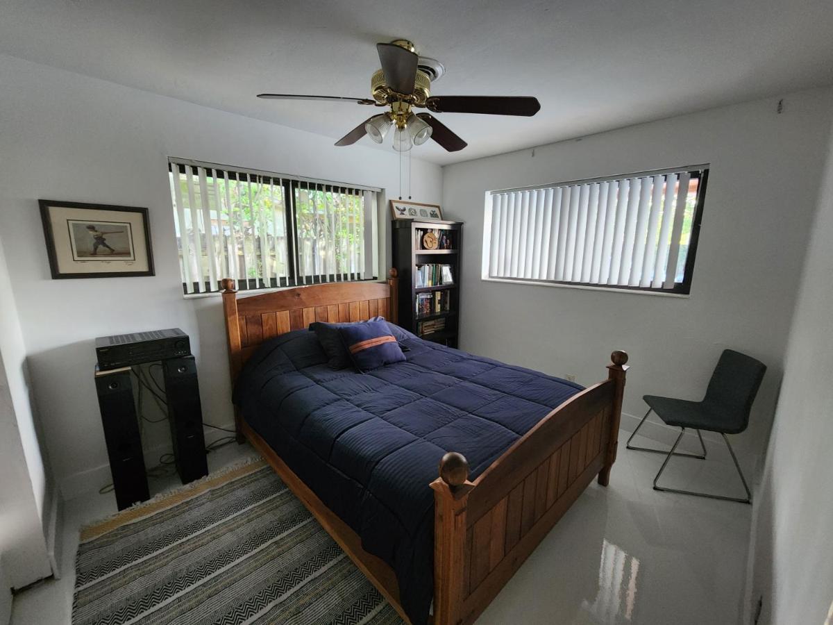 Lighthouse Guest * Fort Lauderdale