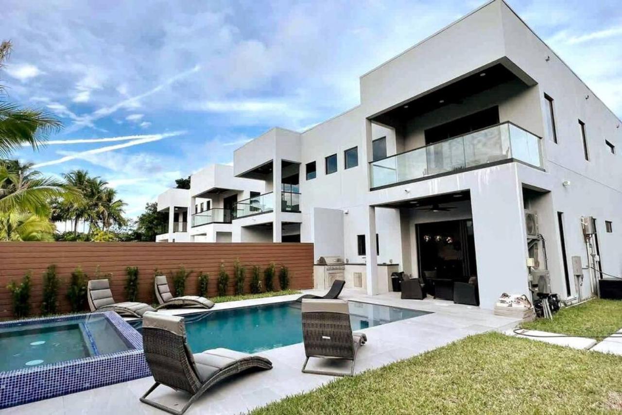 The Elements With 2 Pools Holiday home Fort Lauderdale