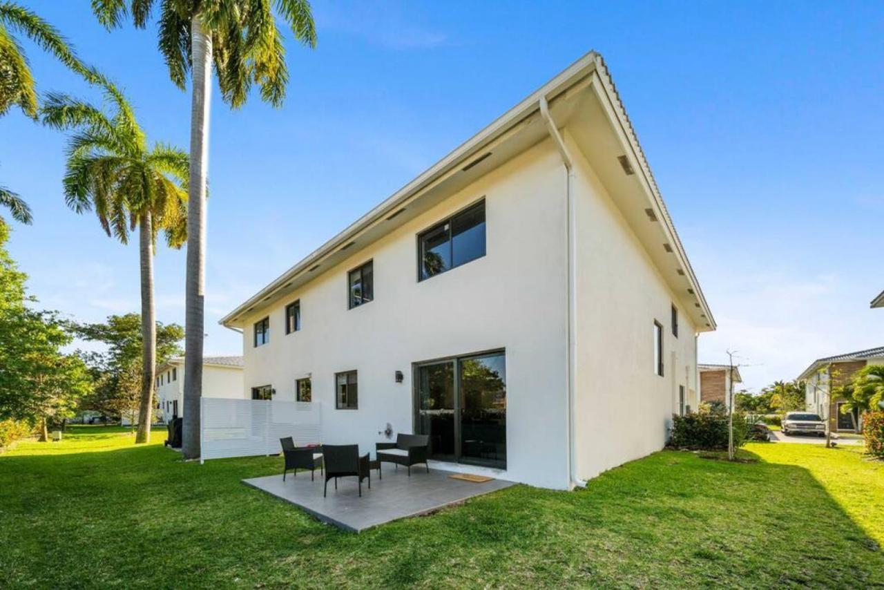 Holiday home Modern Rocknhome Near Hard Rock And Fll Airport *
