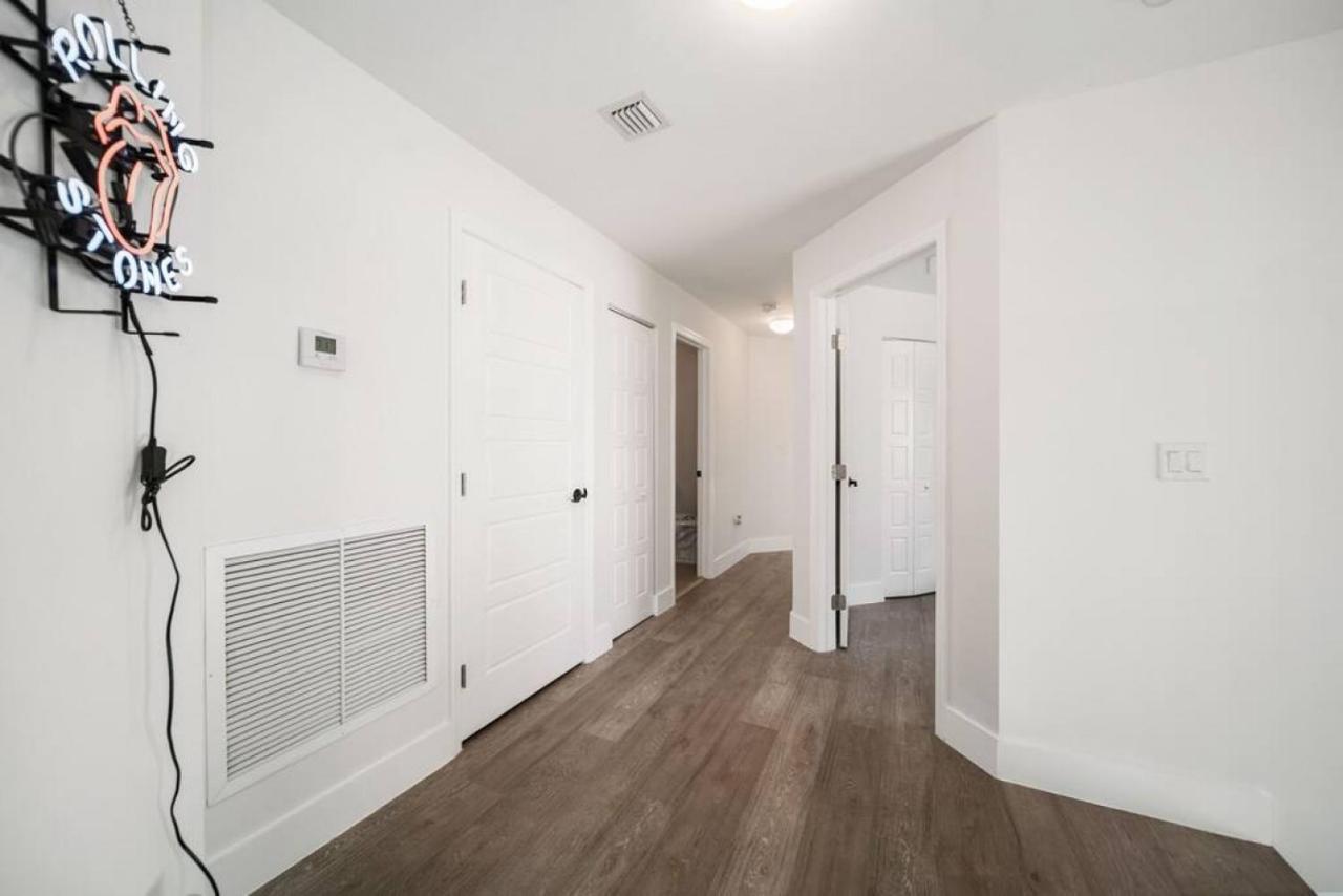 Modern Rocknhome Near Hard Rock And Fll Airport Holiday home *