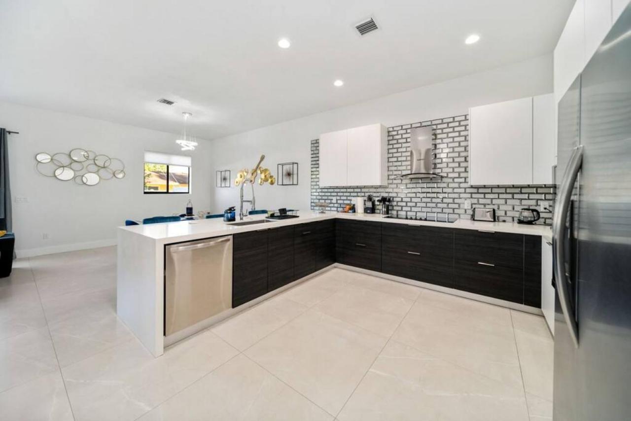 Modern Rocknhome Near Hard Rock And Fll Airport Fort Lauderdale