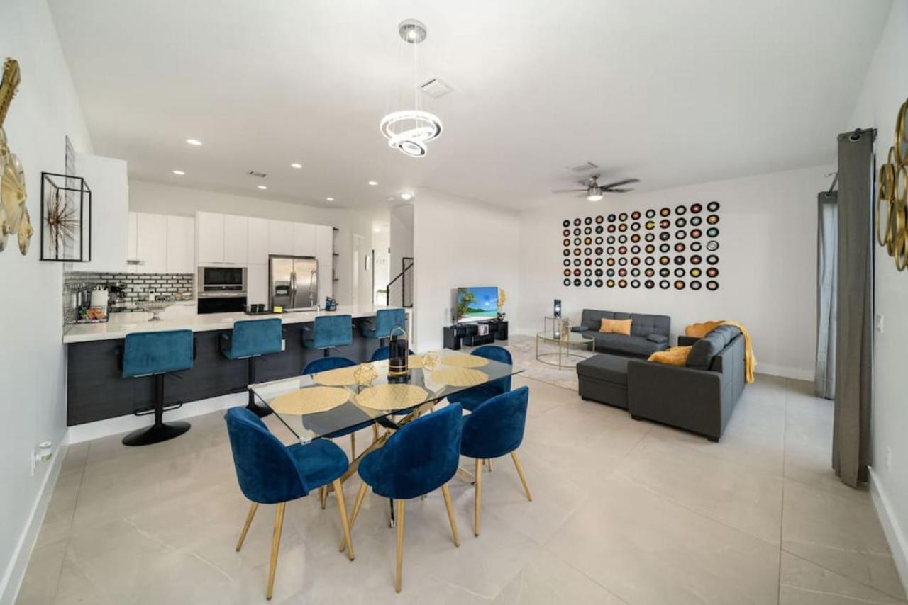 Holiday home Modern Rocknhome Near Hard Rock And Fll Airport *