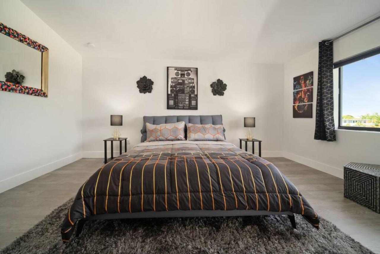 Modern Rocknhome Near Hard Rock And Fll Airport Holiday home *