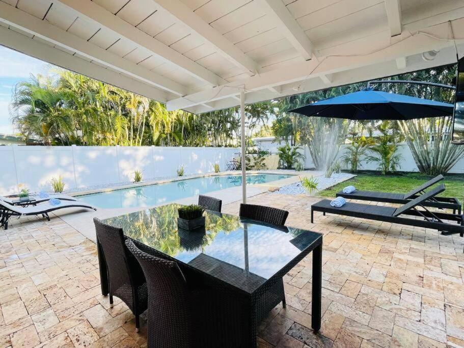 Tropical Oasis House Private Pool Family Yard Holiday home Fort Lauderdale