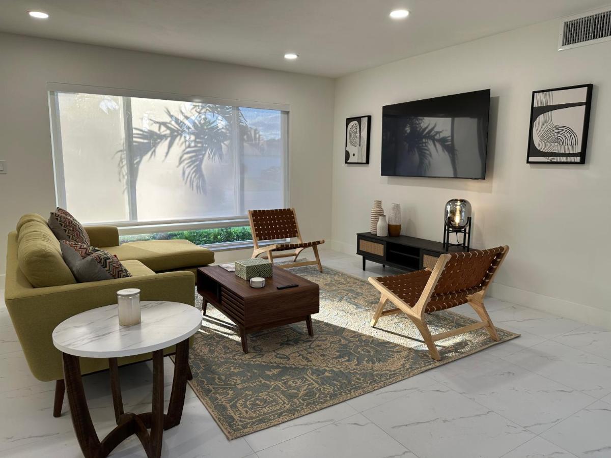The Sun House - 3 Bed, 2 Bath, Private Pool, Fire Pit, Huge Backyard Fort Lauderdale