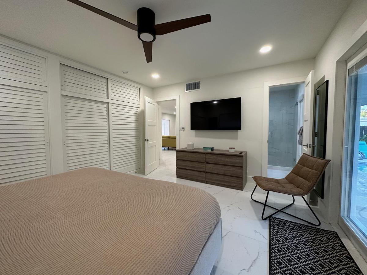 Holiday home The Sun House - 3 Bed, 2 Bath, Private Pool, Fire Pit, Huge Backyard Fort Lauderdale