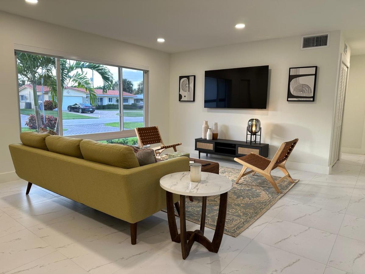 The Sun House - 3 Bed, 2 Bath, Private Pool, Fire Pit, Huge Backyard Holiday home