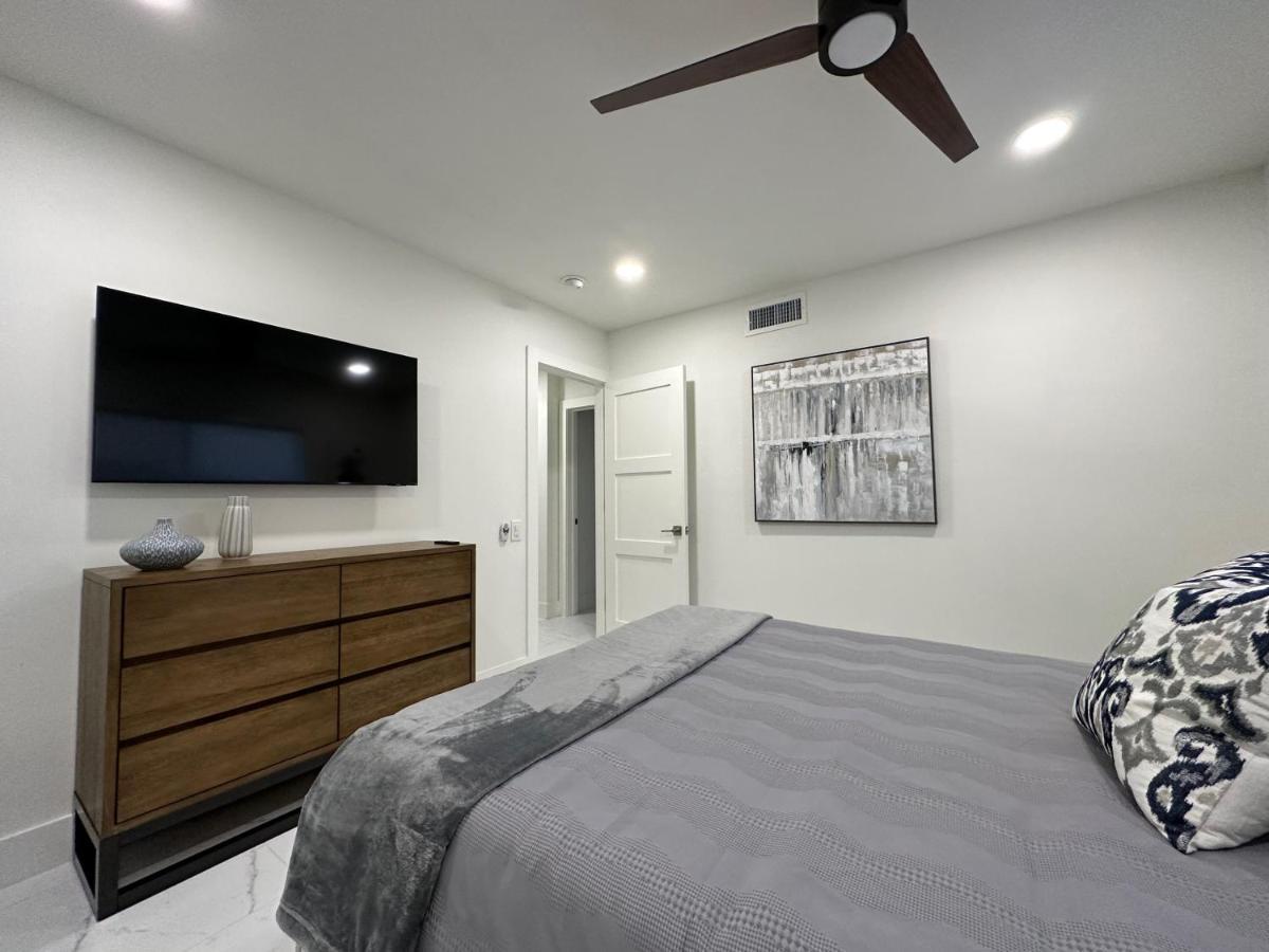 The Sun House - 3 Bed, 2 Bath, Private Pool, Fire Pit, Huge Backyard Holiday home Fort Lauderdale