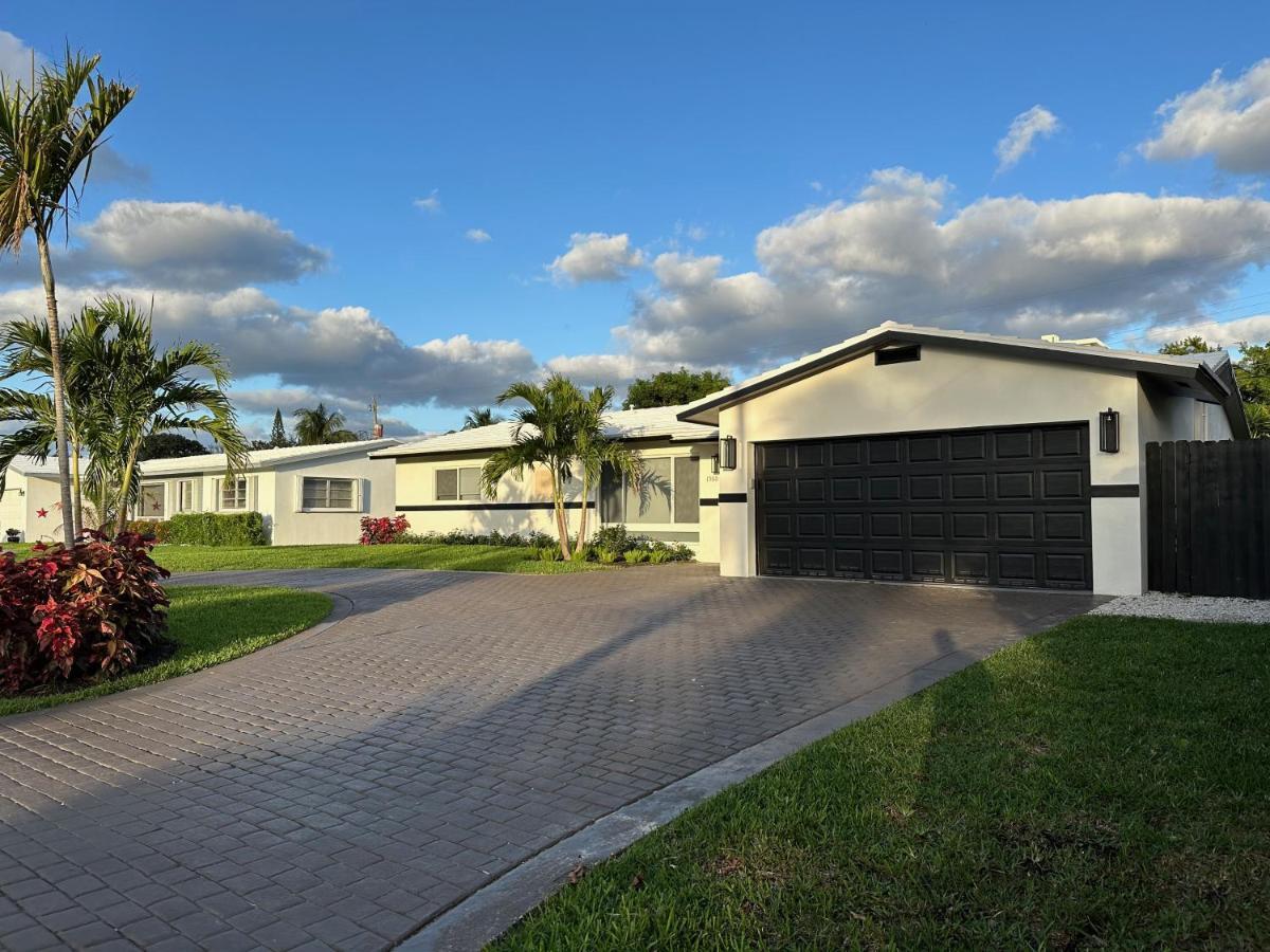 The Sun House - 3 Bed, 2 Bath, Private Pool, Fire Pit, Huge Backyard Holiday home
