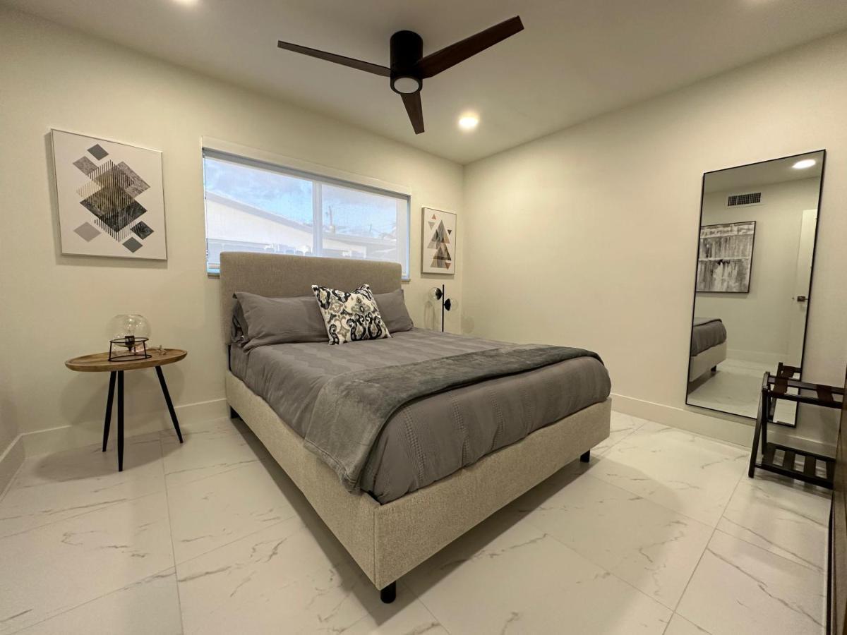 The Sun House - 3 Bed, 2 Bath, Private Pool, Fire Pit, Huge Backyard *