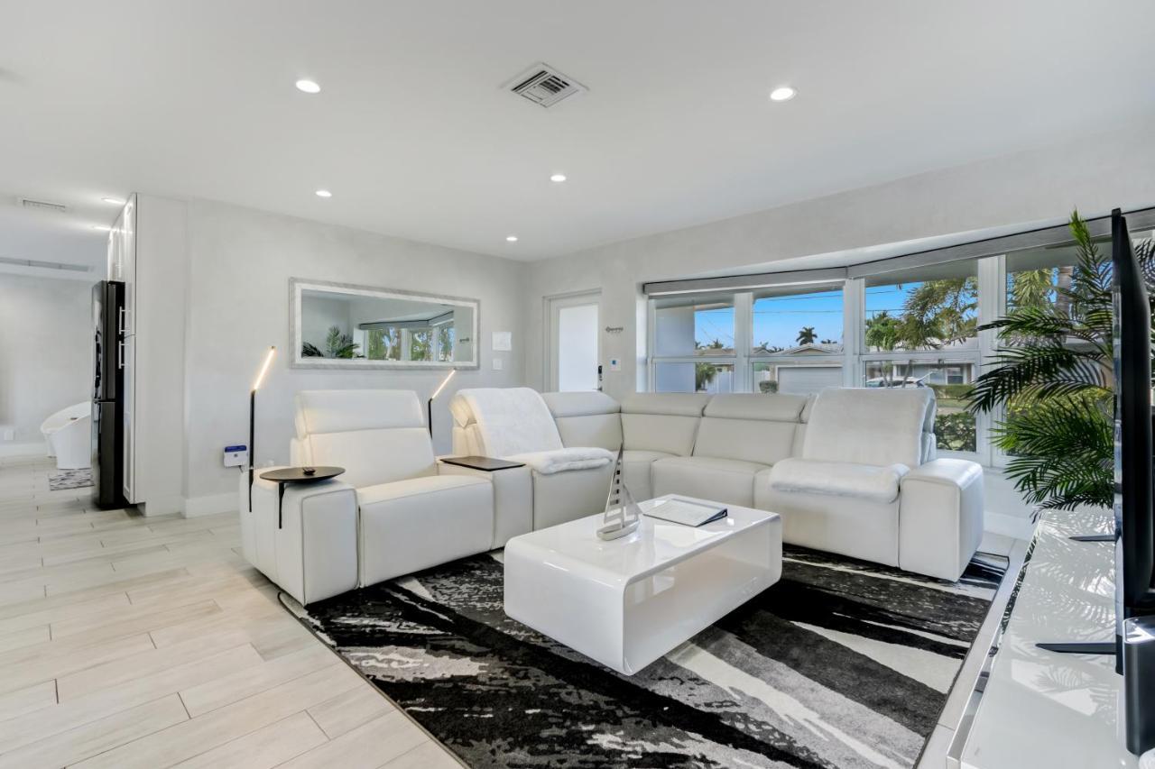 Holiday home Canal - Water View, Private Pool, Near Fort Lauderdale