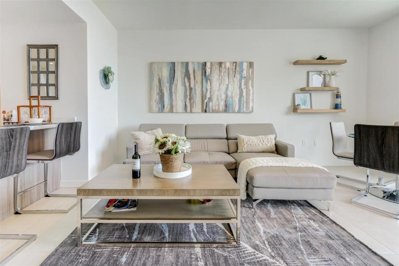 6th Fl, Modern, Pool, Gym * Fort Lauderdale