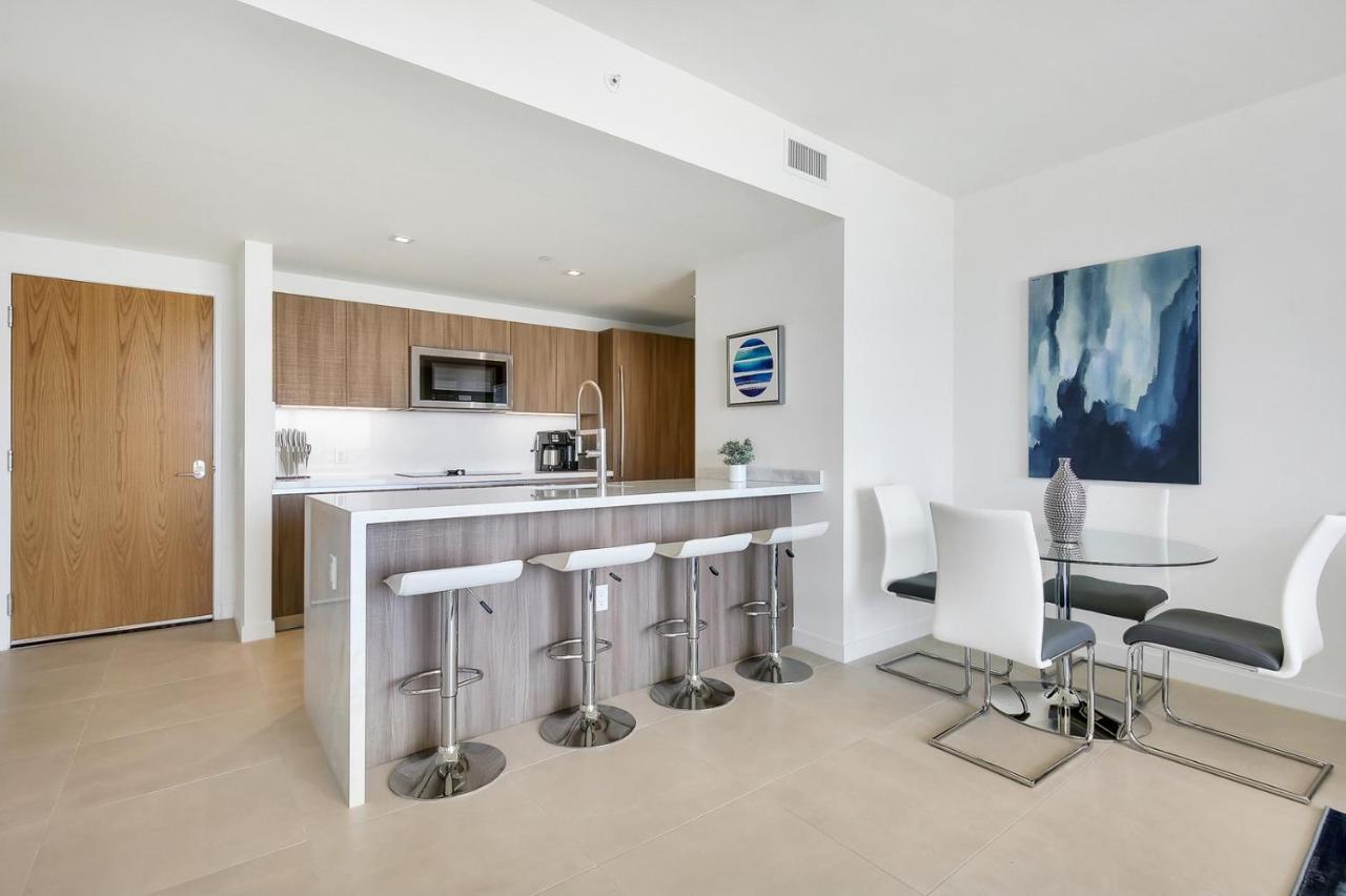 Holiday home 9th Fl, Modern, Pool, Gym Fort Lauderdale