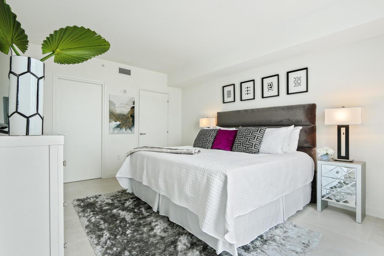 7th Fl, Modern, Pool, Gym