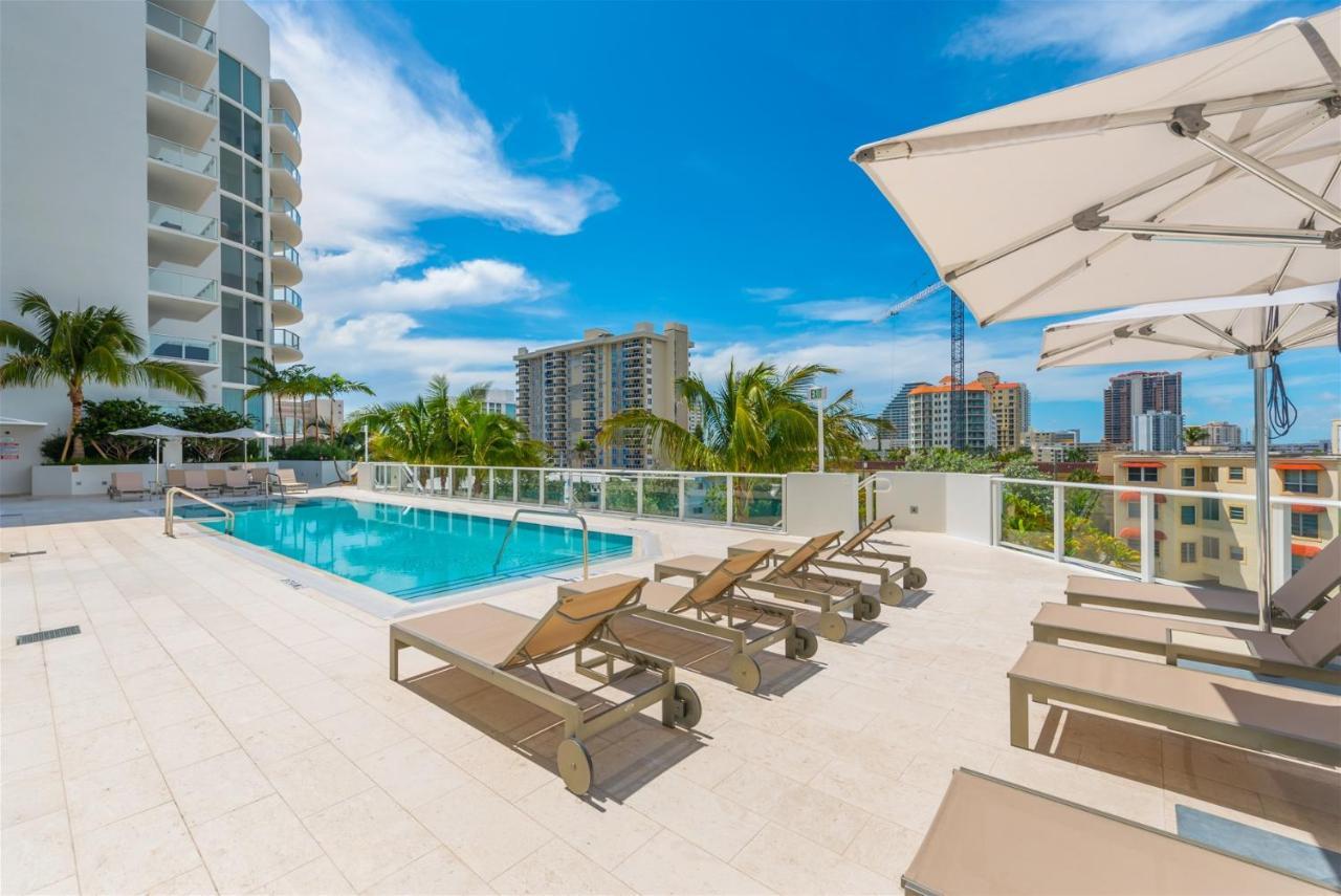 9th Fl, Modern, Pool, Gym