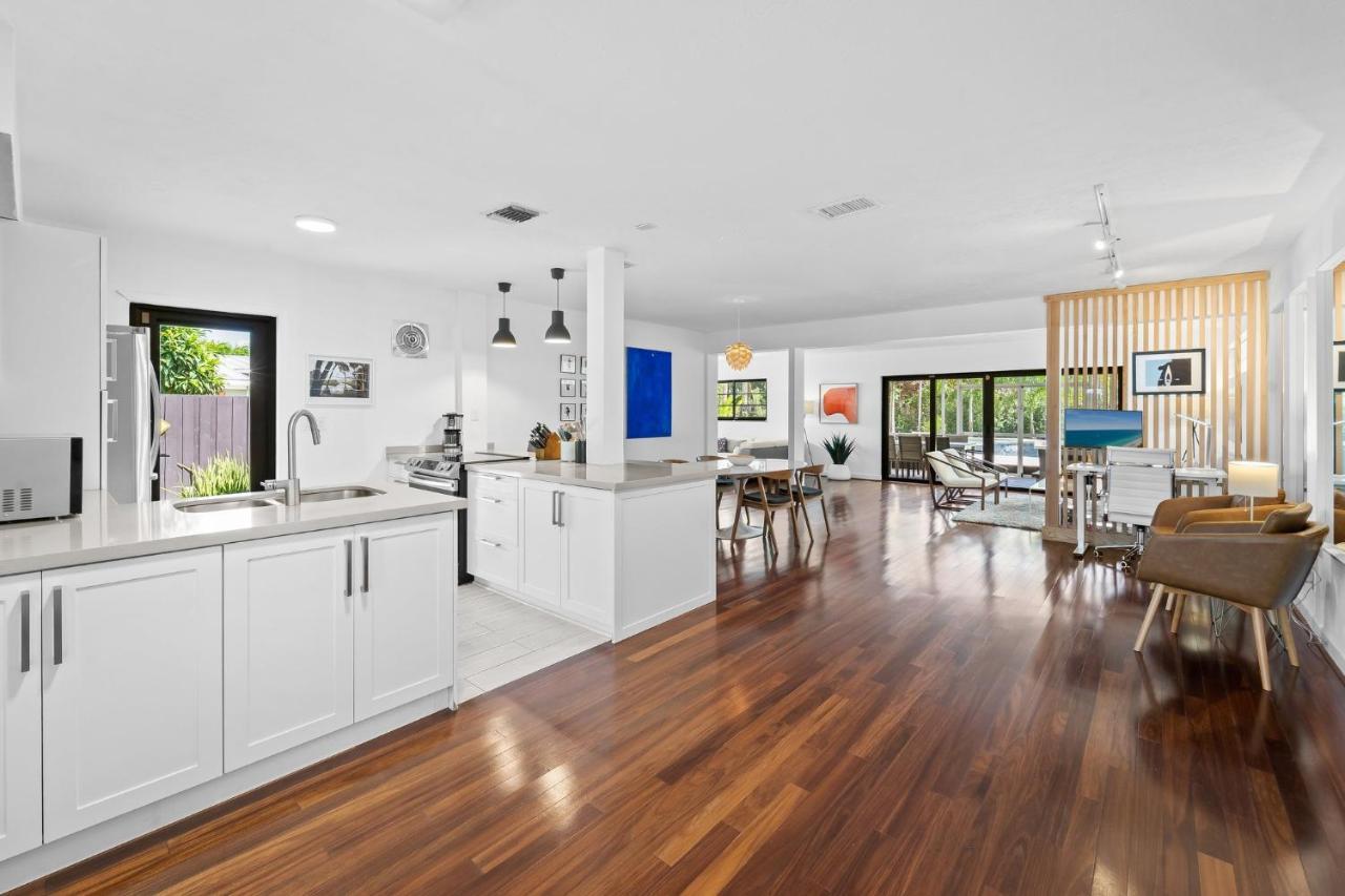Holiday home 7 Minutes To Saltwater Pool Open Floor Plan