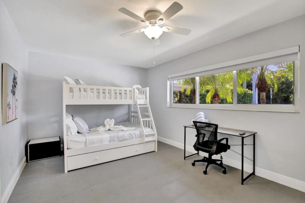 Lakefront Family Fun With Private Dock 3br 2b Fort Lauderdale