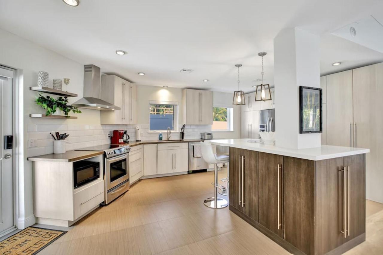 Holiday home Lakefront Family Fun With Private Dock 3br 2b Fort Lauderdale