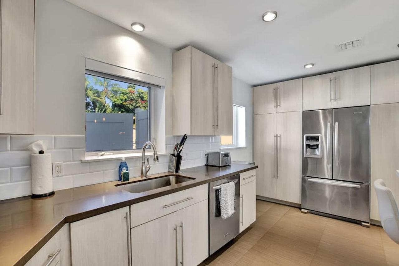 Lakefront Family Fun With Private Dock 3br 2b Holiday home Fort Lauderdale