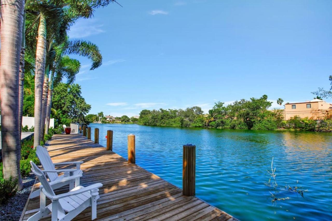 Lakefront Family Fun With Private Dock 3br 2b Holiday home Fort Lauderdale