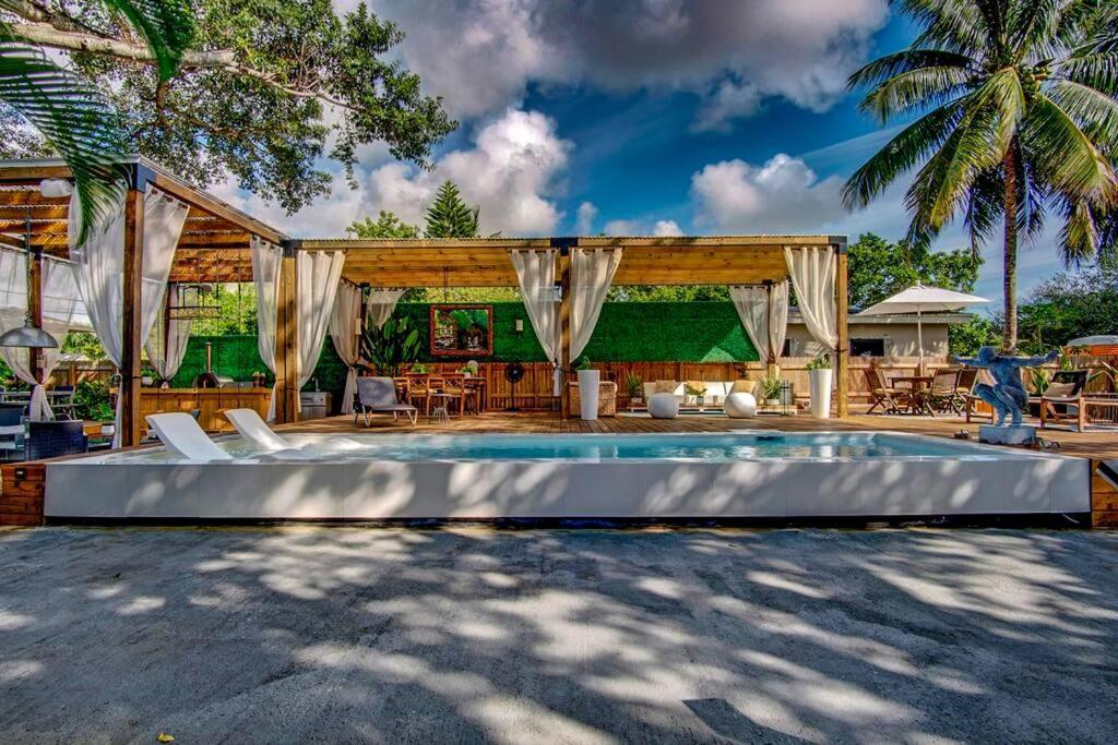 Holiday home Oasis With Insane Outdoor Area Near Wilton Manors