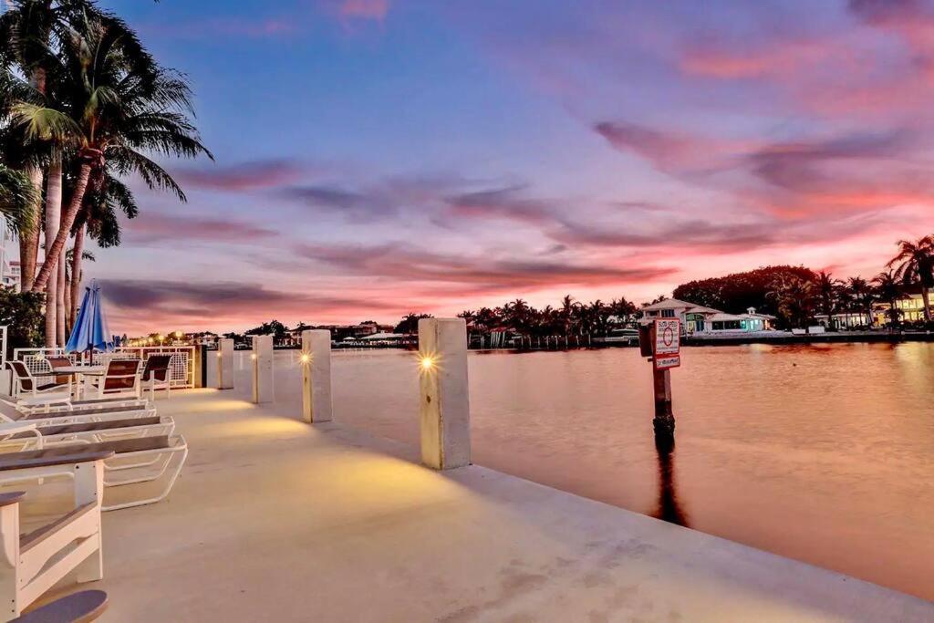 Apartment Vistamar Waterfront Abode -walk To The