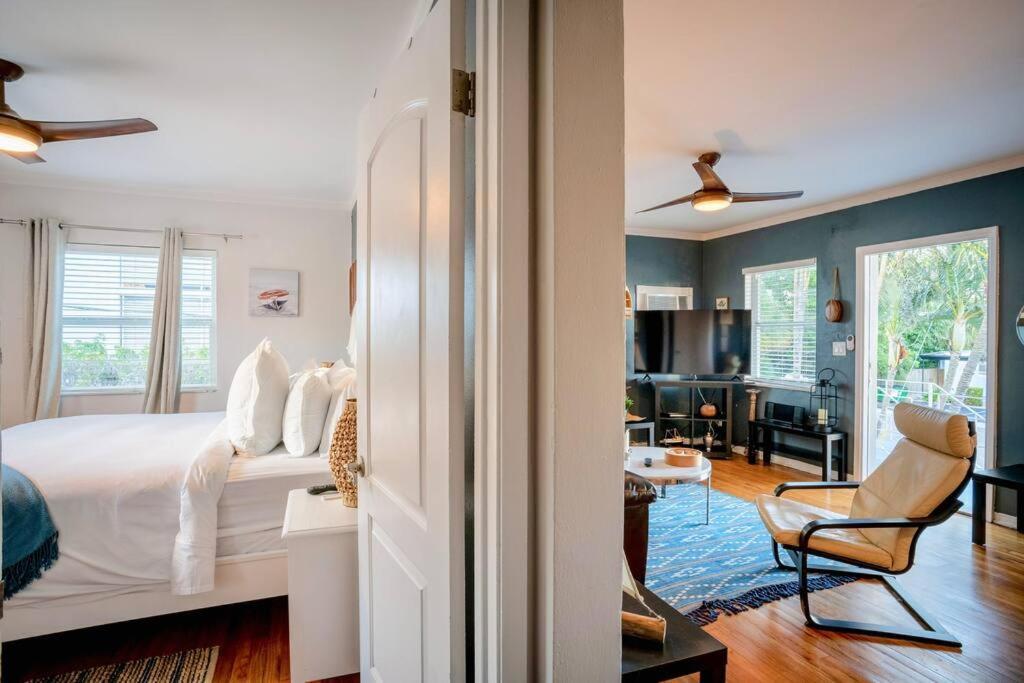 Vistamar Waterfront Abode -walk To The