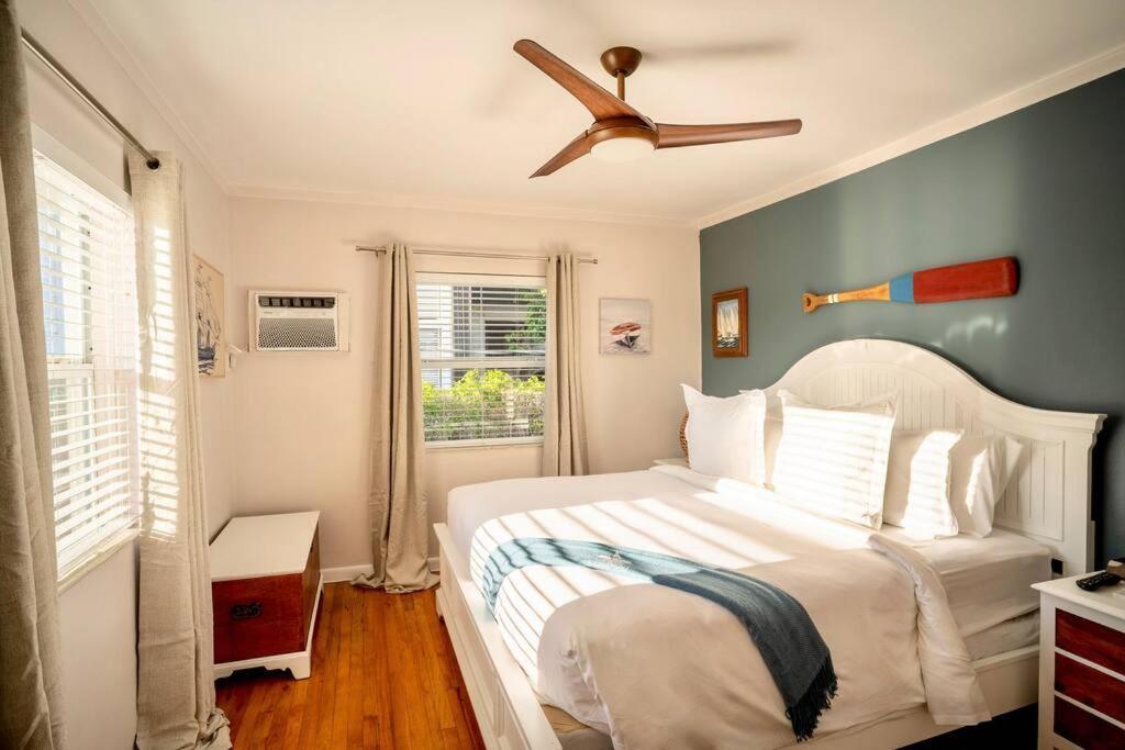 Vistamar Waterfront Abode -walk To The Apartment *