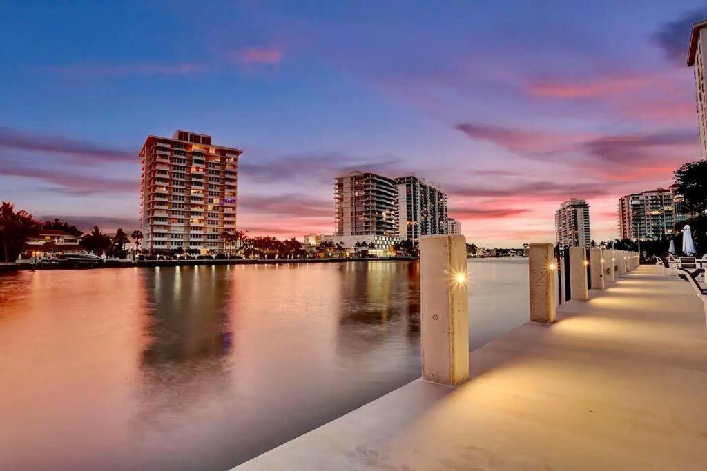 Apartment Vistamar Waterfront Abode -walk To The