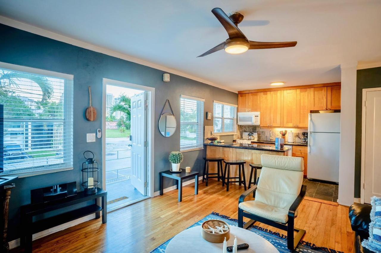 Vistamar Waterfront Abode -walk To The Apartment *