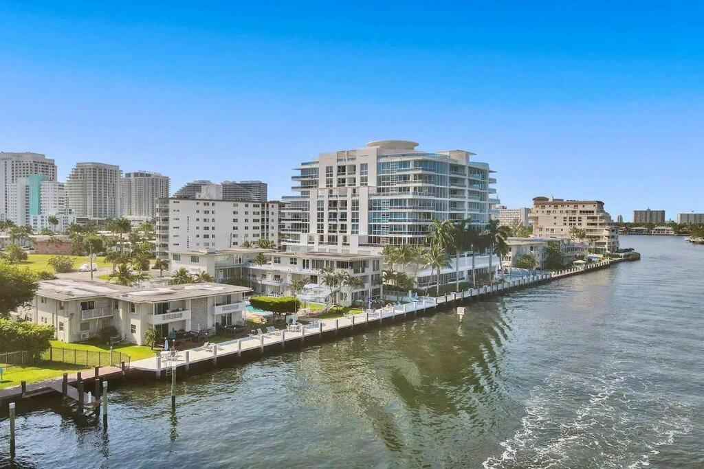 Vistamar Waterfront Abode -walk To The Apartment *