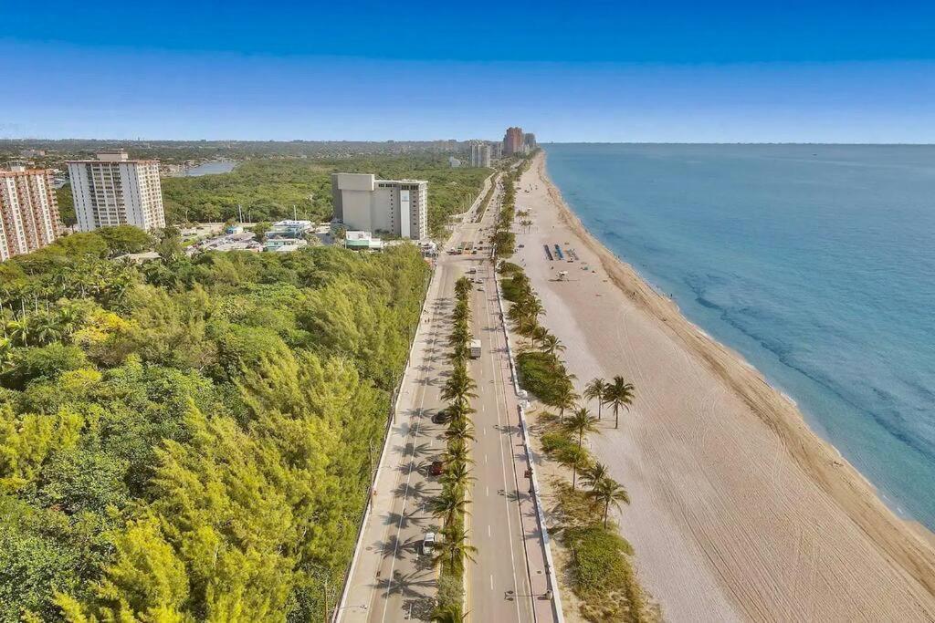 Apartment Vistamar Waterfront Abode -walk To The